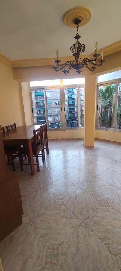Privatunterkunft Habitacion Doble Cerca Al Centro. *